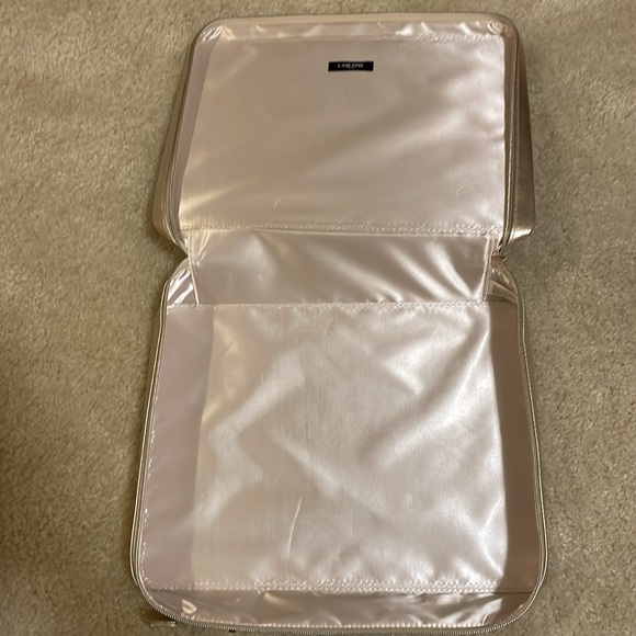 Lancôme 2024 holiday limited edition makeup case set - Picture 3 of 5